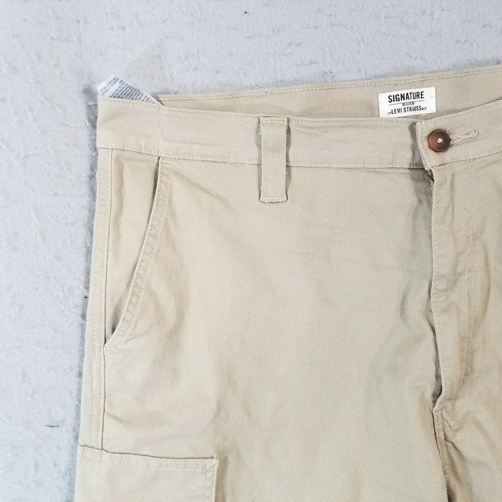 Levi's signature cargo hiking shorts men's 40 x 10 beige Flex stretch outdoor